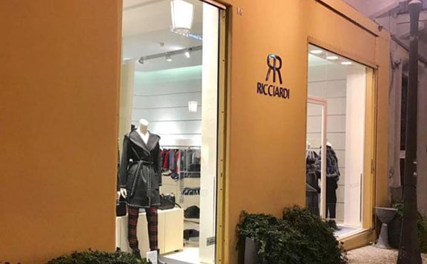 Salerno, chiude lo storico atelier Ricciardi di via Velia