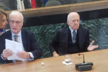 Lavori scuola di Sava: a Baronissi De Luca per l’inaugurazione