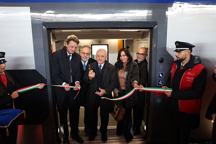 Regionale di Trenitalia: tre nuovi treni Rock sui binari della Campania