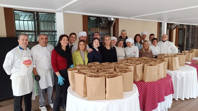 Salerno, oltre 400 pasti per i più bisognosi