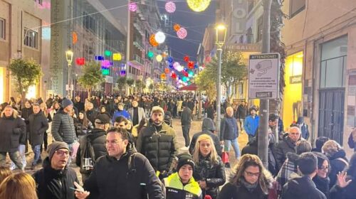Pienone per luci d’artista a Salerno nel primo giorno di ponte dell’Immacolata