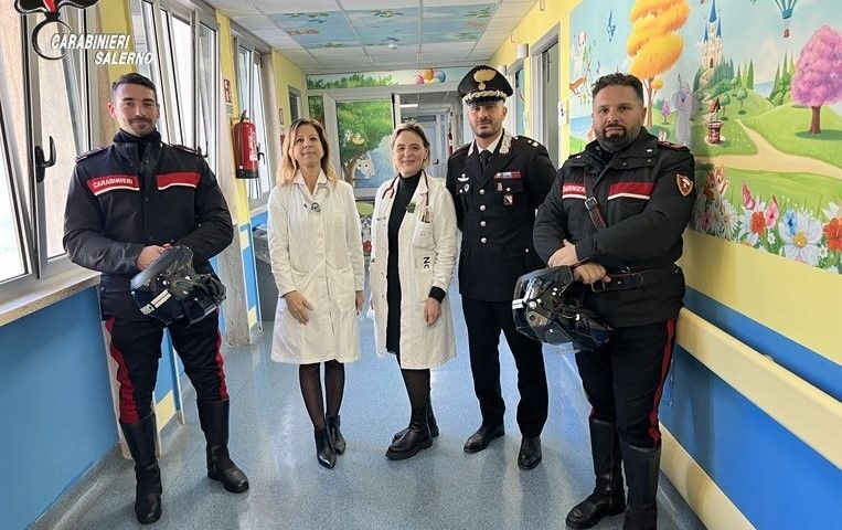 CARABINIERI, DONI NATALIZI AI BAMBINI DEL REPARTO PEDIATRICO DELL’OSPEDALE “RUGGI”
