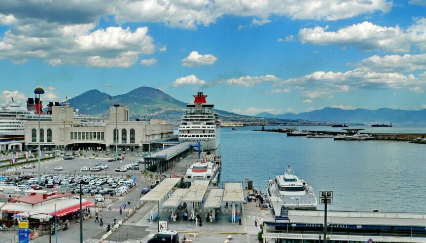 Allarme bomba su una nave, fatti scendere i 162 passeggeri