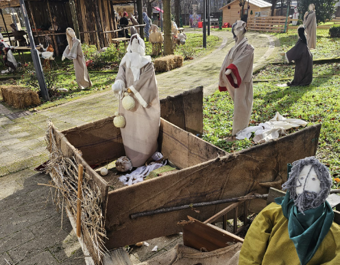 Baronissi, il vento devasta il Presepe del Ciliegio