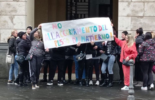 Accorpamento scolastico, proteste a Fratte e Matierno: “Sciopero ad oltranza”