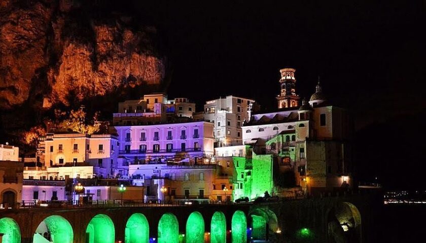 Ad Atrani luminarie natalizie fino al 10 gennaio