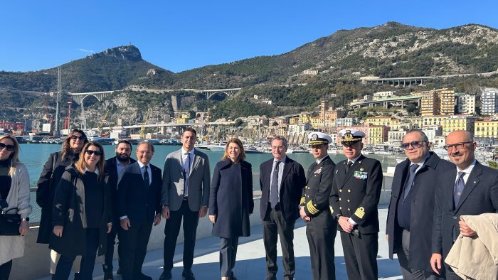 Delegazione del consolato americano in visita al porto di Salerno