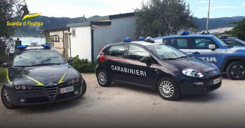 Imprenditori per riciclare denaro sporco, arresti e sequestri anche nel Salernitano