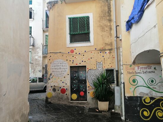 Salerno Pulita, murale e panchina smart alle Fornelle