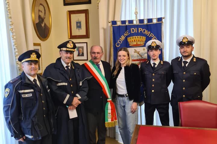 Finnegan Biden porta i saluti del nonno Presidente Usa al sindaco di Pompei