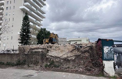 Abbattuta palazzina che ha ospitato Carminuccio a Mariconda, ” demolito un pezzo di storia Salerno”