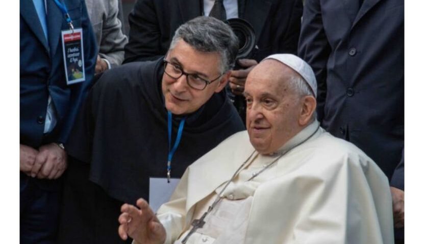 Il Presidente Alfieri augura buon lavoro a Padre Fortunato nuovo direttore della comunicazione della Basilica di San Pietro