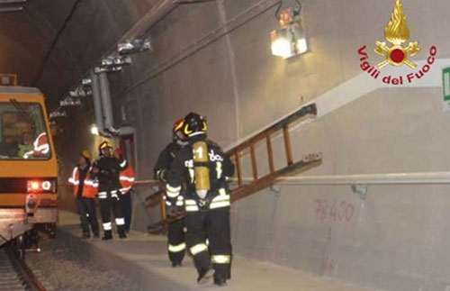 Odissea treno, tre ore fermi nel Frecciarossa in galleria tra Nocera e Salerno