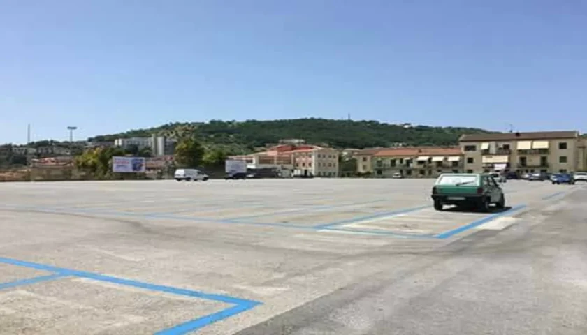 Negoziante di Agropoli denuncia di essere rimasto bloccato per un’ora in un parcheggio