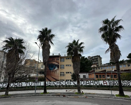 Striscioni di incitamento alla vigila della gara con il Genoa, “Tutti insieme: difendiamolA”