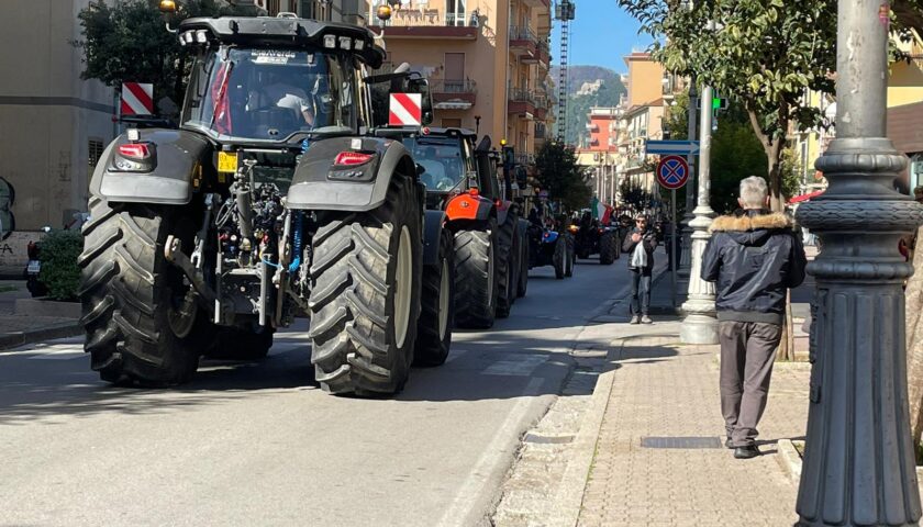 Protesta agricoltori, Salerno invasa da 100 trattori