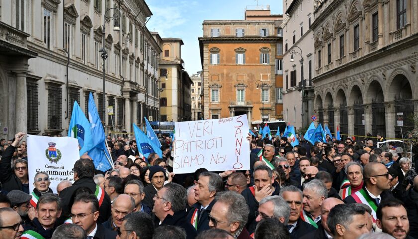 IL GRUPPO “RADICI” DI BRACIGLIANO A SOSTEGNO DEI SINDACI CHE HANNO MANIFESTATO A ROMA