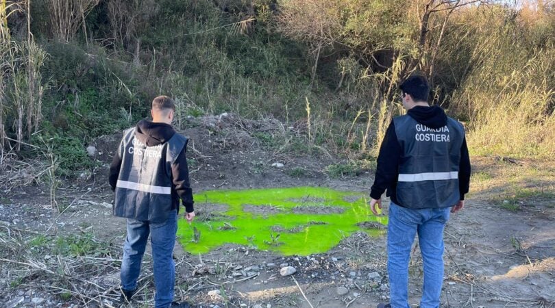 SMALTIMENTO DI RIFIUTI LIQUIDI NEL TERRENO PRESSO L’ISOLA ECOLOGICA DI CENTOLA – PALINURO IN PROSSIMITÀ DEL FIUME LAMBRO