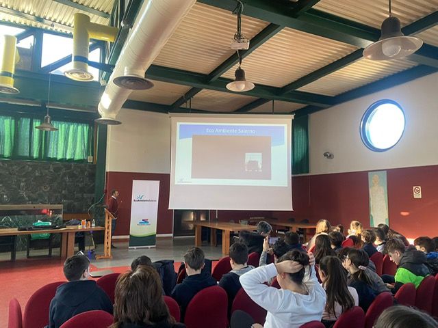 TOUR DI ECOAMBIENTE TAPPE NELLE SCUOLE DI BELLIZZI E PAGANI