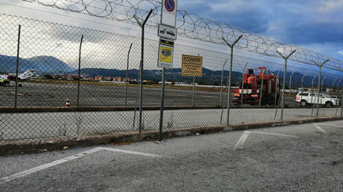 Aeroporto Salerno, simulato attacco terroristico con ostaggi: in campo forze dell’ordine e soccorritori Aeroporto Salerno, simulato attacco terroristico con ostaggi: in campo forze dell’ordine e soccorritori