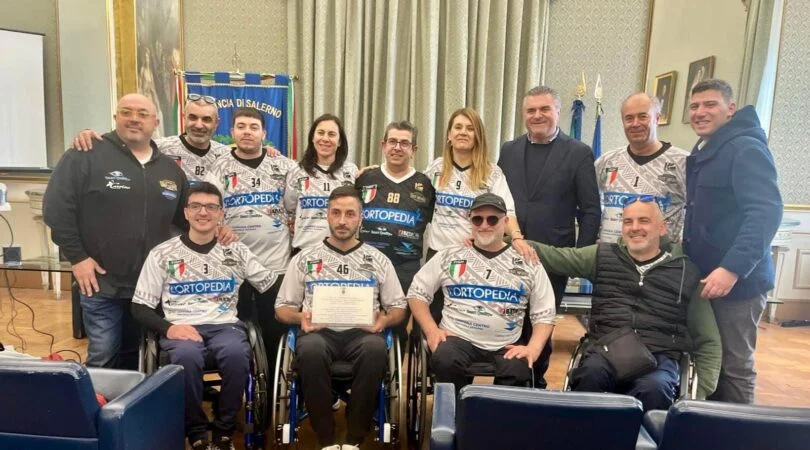 Handball in carrozzina. Il Presidente della Provincia Alfieri premia la Crazy Ghost Battipaglia