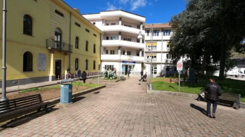 Tensione nella notte in ospedale a Polla