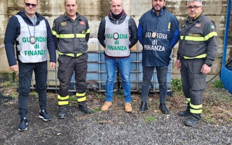 Salerno, la guardia di finanza donna 1500 litri di gasolio