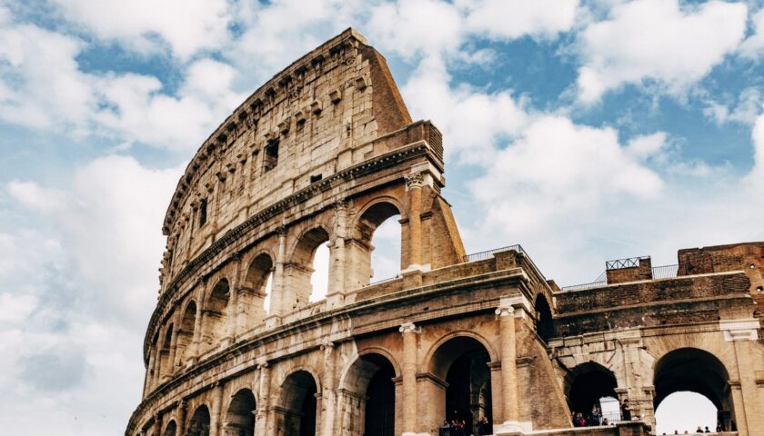 Turismo, Colosseo e Parco del Vesuvio tra le mete più visitate a febbraio