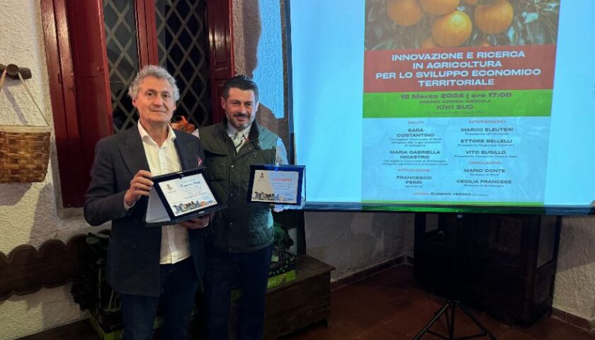 Op Armonia premiata dai Comuni di Eboli e Battipaglia per l’innovazione nell’agrumicoltura