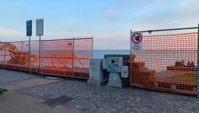 Lavori ripascimento a Salerno, timori per l’utilizzo in estate della spiaggia tra Torrione e Pastena