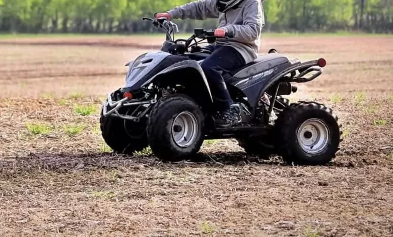 Eboli, quad si ribalta in un frutteto di proprietà: imprenditore ferito