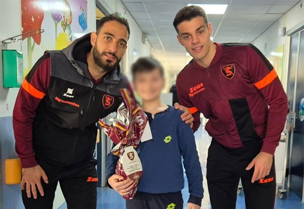 Salernitana, uova di cioccolato in regalo ai bambini del Ruggi