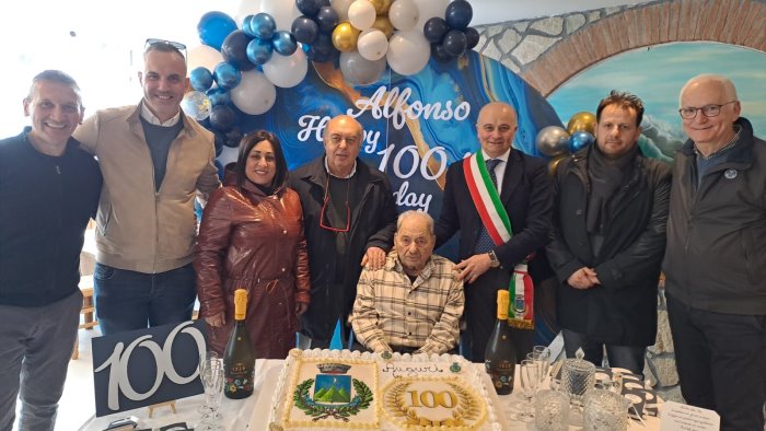A Tramonti festa per i 100 anni di Alfonso Giordano