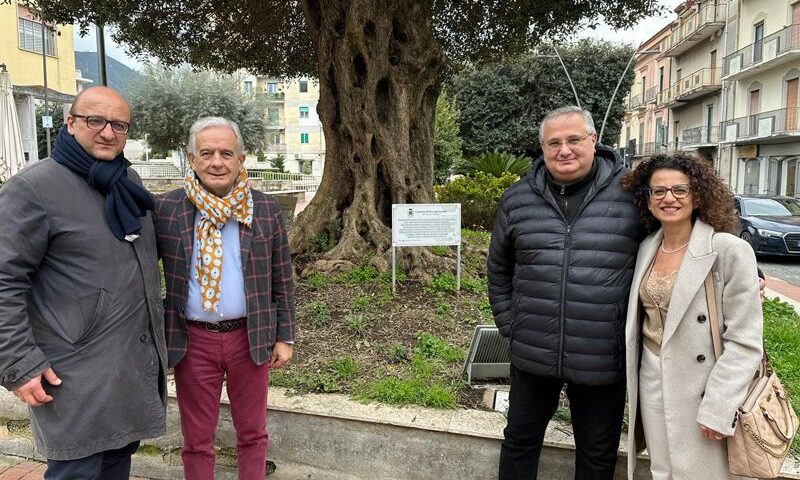 A Roccapiemonte inaugurata la targa che ricorda tutte le vittime del covid