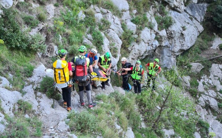 Tragedia in costiera amalfitana, precipita e muore 80enne di Agerola