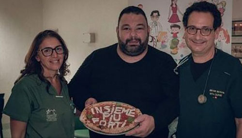 Nocera Inferiore, pizzaiolo con il cuore d’oro: porta pizze a Sant’Antonio per i clochard