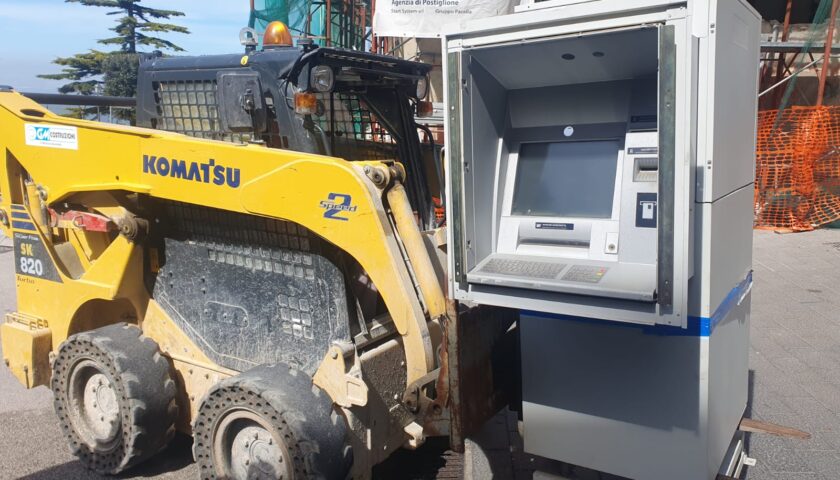 Postiglione, installato il bancomat della Bcc Aquara, per il sindaco “grande attenzione verso il territorio”.