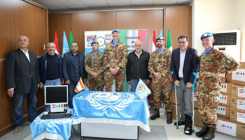 Medio Oriente:  Alpini della “Taurinense” e associazione campana “Ampio Raggio” OdV donano 15 personal computer alla municipalità di Tiro