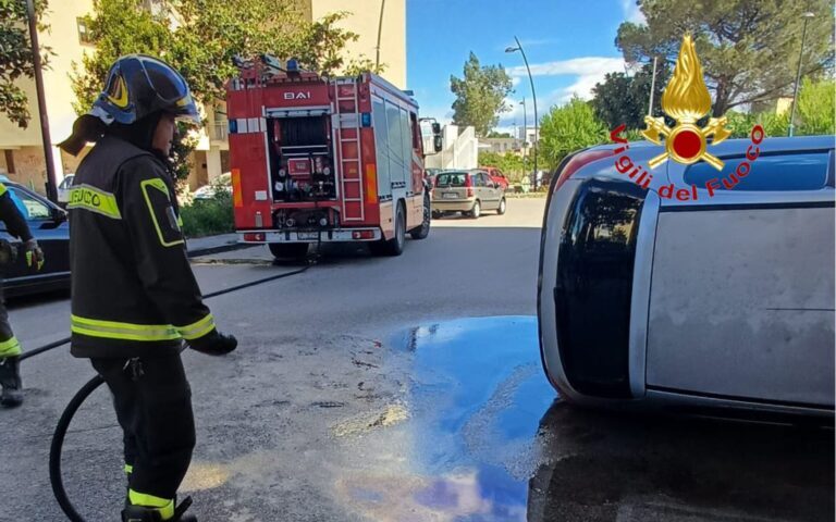 Scafati, gli ribaltano l’auto nella notte