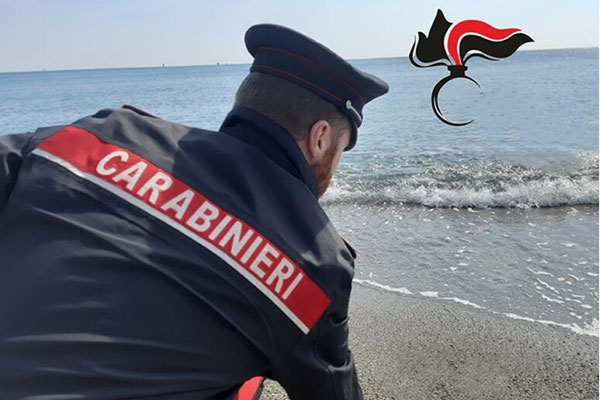 Trovati 35 Kg di droga sulla spiaggia