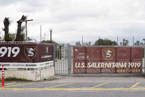 Salernitana, smantellati gli arredi di sala stampa e altri locali ritenuti abusivi al Mary Rosy