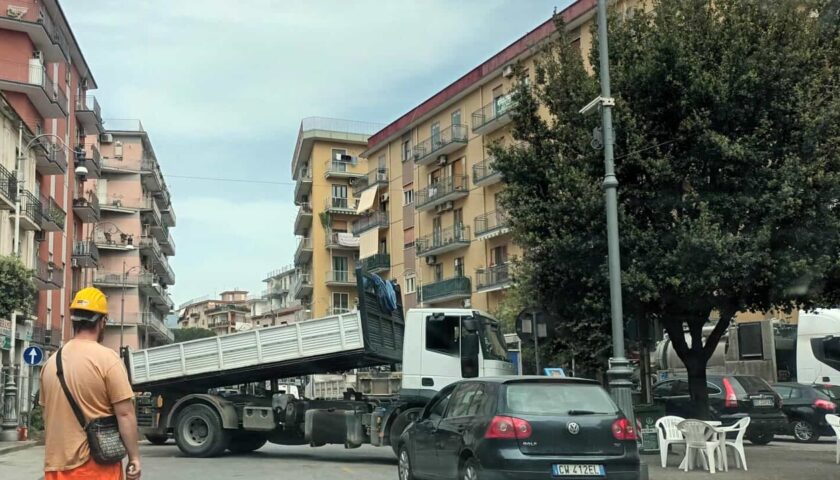 Salerno, il consigliere Pessolano: “Traffico in tilt e gravi disagi per i lavori rete Enel in via Trento”