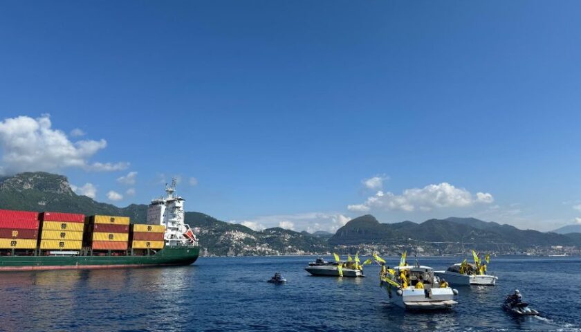 MADE IN ITALY: BLITZ COLDIRETTI A SALERNO CONTRO IL POMODORO CINESE, PRESIDIO PERMANENTE ALL’INGRESSO DEL PORTO  