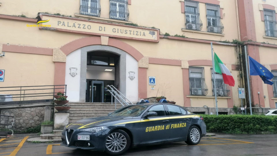 Scafati, frode fiscale per oltre 300 milioni con fatture false: 9 arresti