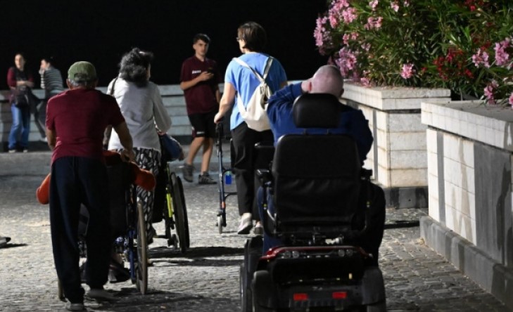 Sciame sismico con 150 scosse nei Campi Flegrei, sgomberate famiglie e cittadini accampati nell’area Nato