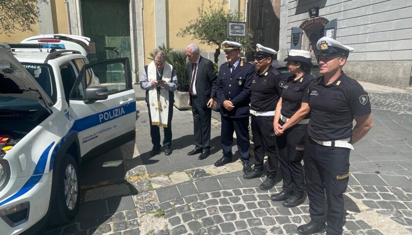 CAMPAGNA, CONSEGNATA NUOVA AUTO DI SERVIZIO ALLA POLIZIA MUNICIPALE 