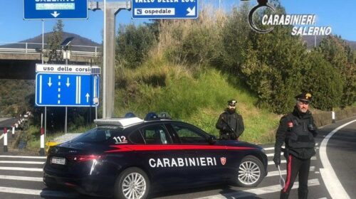 Pisciotta: danneggia gli arredi di un bar e aggredisce i carabinieri, arrestato 31enne russo