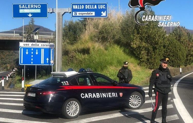 Pisciotta: danneggia gli arredi di un bar e aggredisce i carabinieri, arrestato 31enne russo