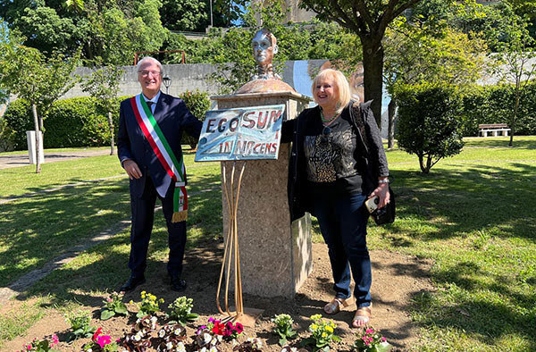 Baronissi, al Parco del Ciliegio una statua donata dall’artista Laura Bruno