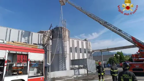 Salerno, esplode silos nella zona industriale: paura e sequestro